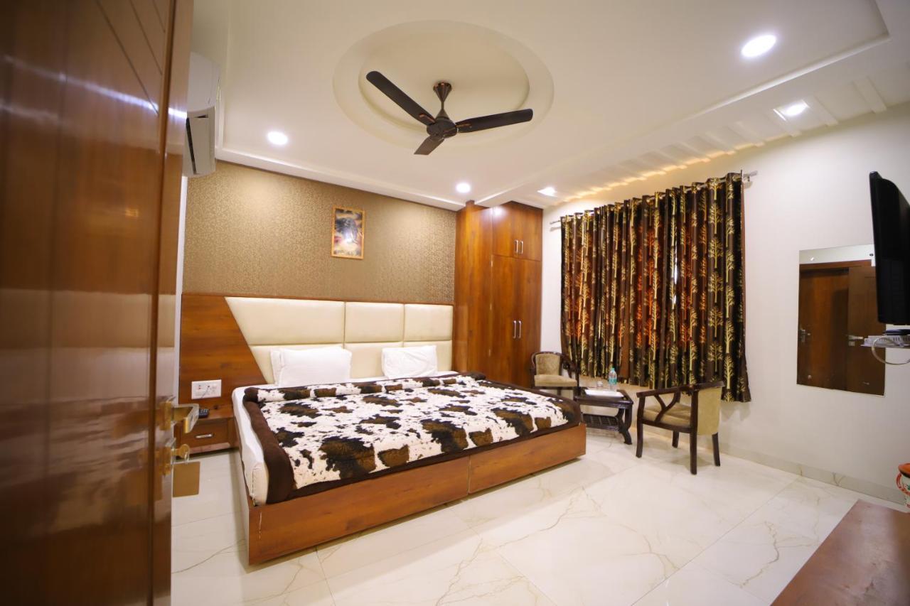 Hotel Royal Phoenix Agra  Exterior foto